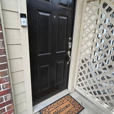 Home Away From Home-Cozy 2 Bdrm Condo/Med Cntr/Nrg Houston Exterior photo