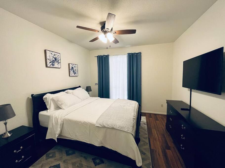 Home Away From Home-Cozy 2 Bdrm Condo/Med Cntr/Nrg Houston Exterior photo