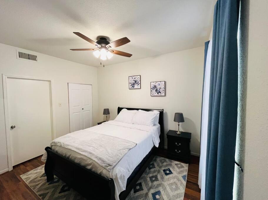 Home Away From Home-Cozy 2 Bdrm Condo/Med Cntr/Nrg Houston Exterior photo