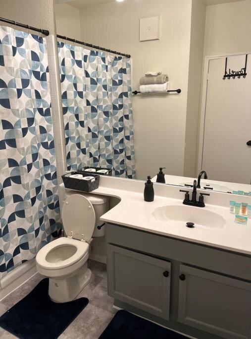 Home Away From Home-Cozy 2 Bdrm Condo/Med Cntr/Nrg Houston Exterior photo