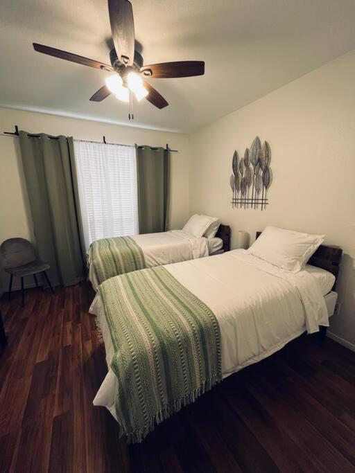 Home Away From Home-Cozy 2 Bdrm Condo/Med Cntr/Nrg Houston Exterior photo