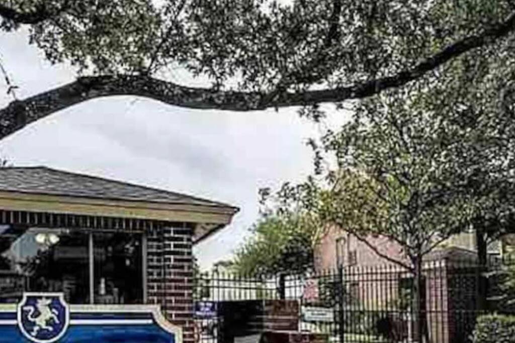 Home Away From Home-Cozy 2 Bdrm Condo/Med Cntr/Nrg Houston Exterior photo